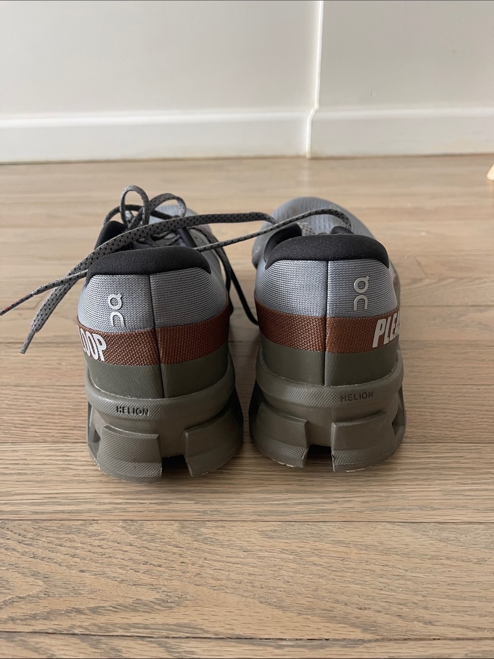On Running Men's Grey and Brown Cloudnova x Pleasures Athletic Shoe - Picture 2 of 9